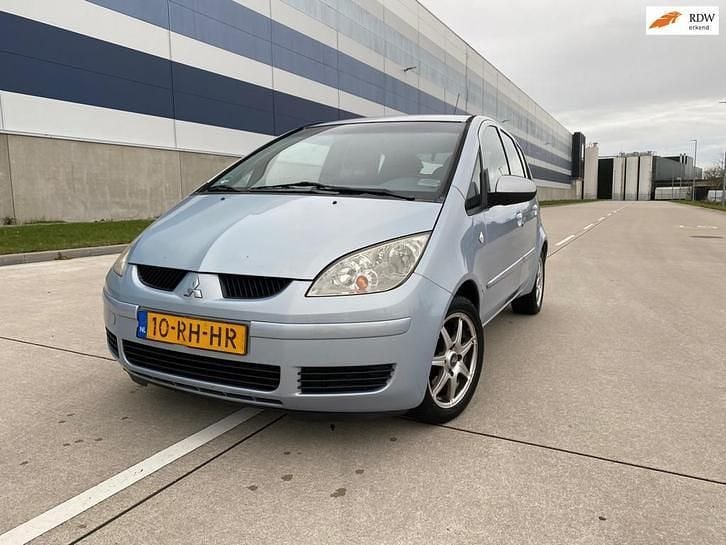 Blauw Gebruikt 2005 Mitsubishi Colt Inform Hatchback | € 799 (Iets duurder) - Afbeelding 1/4