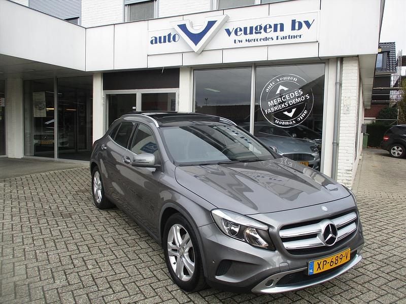 Grijs Gebruikt 2014 Mercedes GLA200 Urban SUV | € 19.950 (Duur) - Afbeelding 1/4