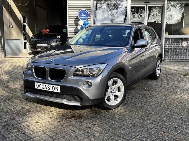 Grijs Gebruikt 2011 BMW X1 Executive SUV | € 13.499 (Eerlijke prijs) - Afbeelding 1/4