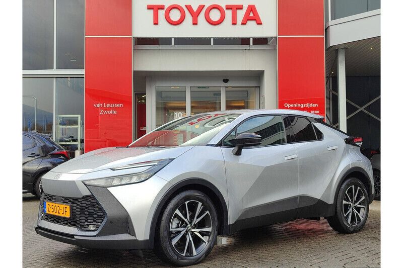 Gebruikt 2024 Toyota C-HR SUV | € 32.499 (Duur) - Afbeelding 1/1