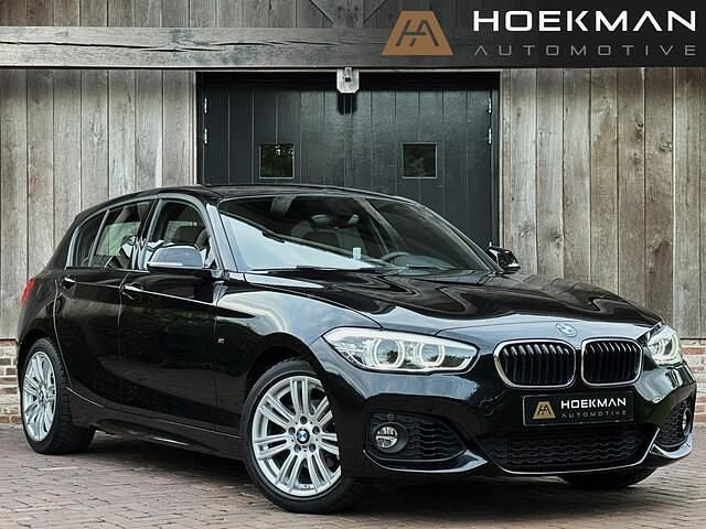 Zwart Gebruikt 2017 BMW 118 Executive Hatchback | € 19.950 (Eerlijke prijs) - Afbeelding 1/4