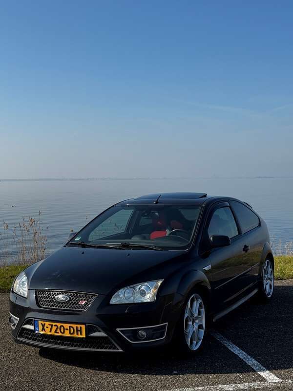 Gebruikt 2006 Ford Focus ST Sedan | € 7.500 (Goede deal) - Afbeelding 1/4