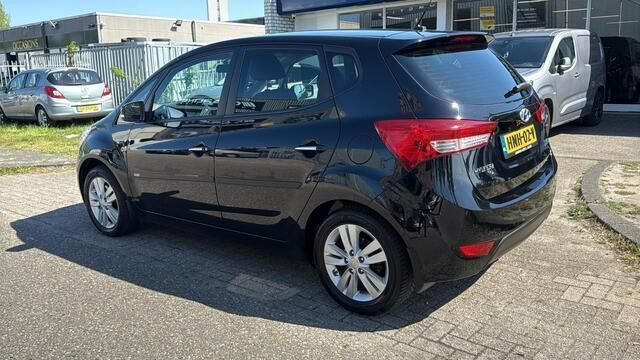 Occasion Hyundai ix20 Blackline 124 PK (91 kW) 2014 Zwart Hatchback