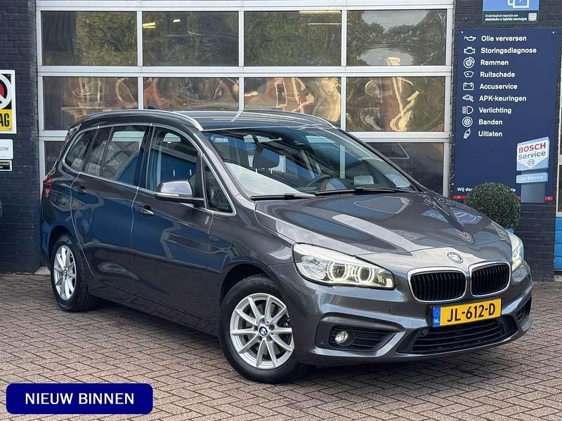 Grijs Gebruikt 2016 BMW 218 Gran Tourer Executive MPV | € 10.450 (Eerlijke prijs) - Afbeelding 1/4