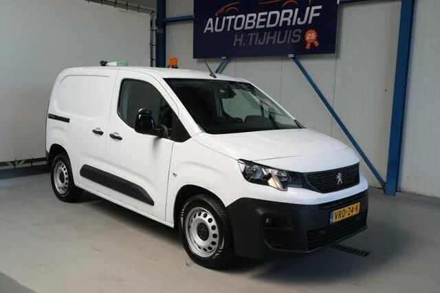 Wit Gebruikt 2022 Peugeot Partner Premium MPV | € 11.750 (Goede deal) - Afbeelding 1/4