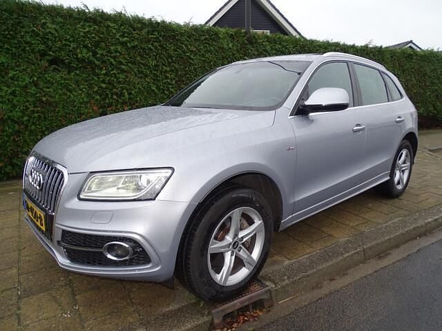 Grijs (metallic) Occasion 2015 Audi Q5 SUV | € 17.950 (Eerlijke prijs) - Afbeelding 1/4