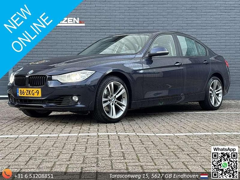 Blauw (metallic) Gebruikt 2013 BMW 320 Executive Sedan | € 6.850 - Afbeelding 1/4