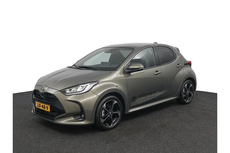 Groen Nieuw 2025 Toyota Yaris Hybrid Executive Hatchback | € 33.550 (Eerlijke prijs) - Afbeelding 1/1