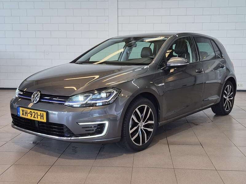 Grijs Gebruikt 2019 VW e-Golf Hatchback | € 11.400 - Afbeelding 1/4