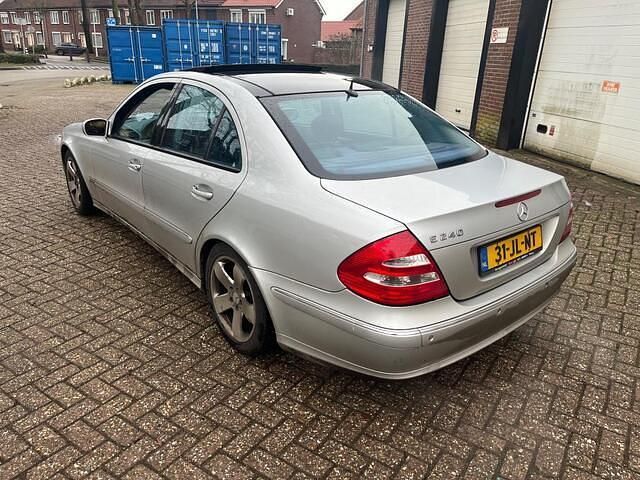 Occasion Mercedes E240 Avantgarde 177 PK (130 kW) 2002 Grijs (metallic) Sedan