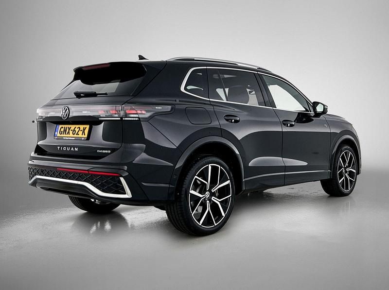 Occasion VW Tiguan Business 272 PK (200 kW) 2024 Zwart SUV