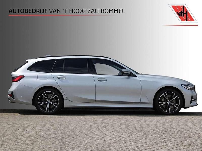 Grijs Gebruikt 2020 BMW 330e Executive Stationwagen | € 30.900 (Eerlijke prijs) - Afbeelding 1/4