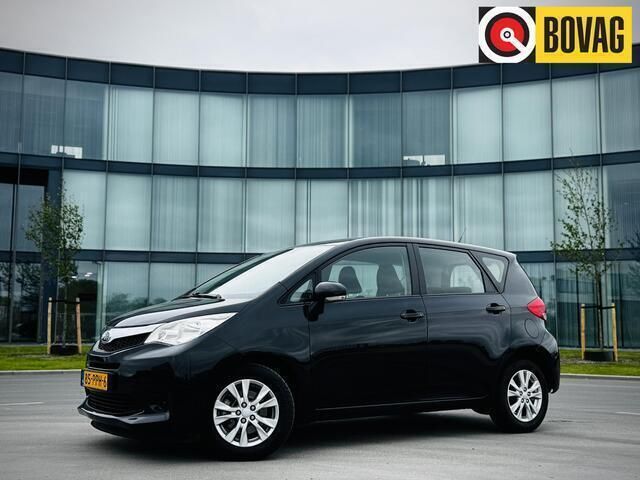 Zwart Gebruikt 2011 Subaru Trezia Comfort MPV | € 7.880 - Afbeelding 1/4