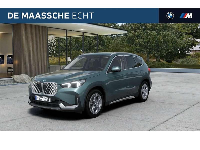 Groen Nieuw 2025 BMW iX1 Comfort Edition SUV | € 46.343 - Afbeelding 1/4