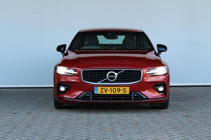 Occasion Volvo S60 R-Design 191 PK (140 kW) 2019 Oranje Sedan