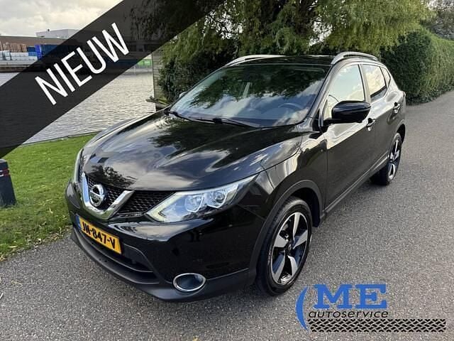 Zwart Gebruikt 2016 Nissan Qashqai N-Connecta SUV | € 15.950 (Eerlijke prijs) - Afbeelding 1/4