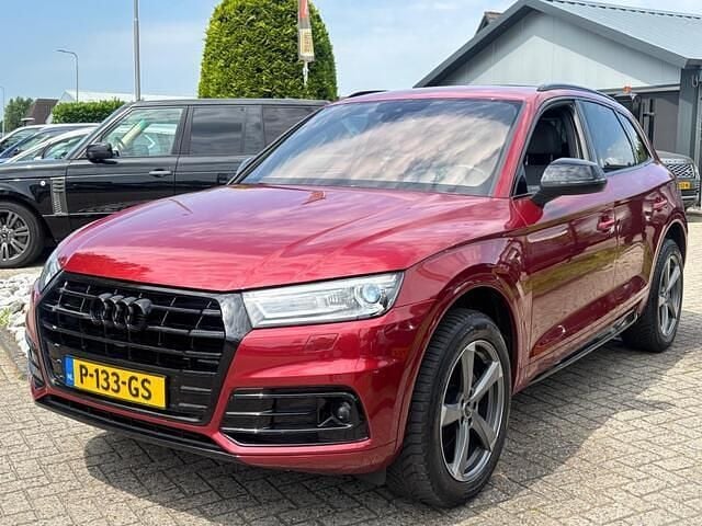 Rood, metallic lak Occasion 2018 Audi Q5 S-Line SUV | € 19.950 (Goede deal) - Afbeelding 1/4