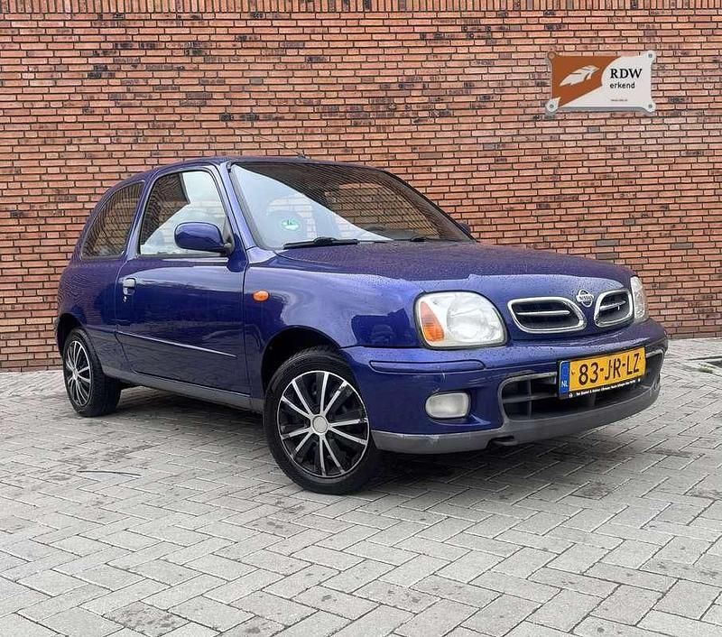 Blauw Gebruikt 2002 Nissan Micra Hatchback | € 1.845 (Eerlijke prijs) - Afbeelding 1/4