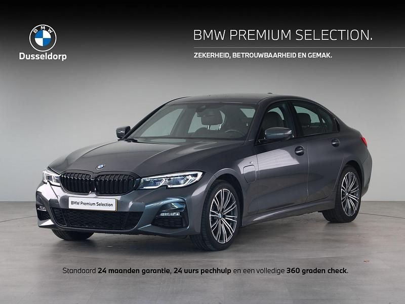 Grijs Occasion 2021 BMW 320e Executive Sedan | € 29.950 (Eerlijke prijs) - Afbeelding 1/4