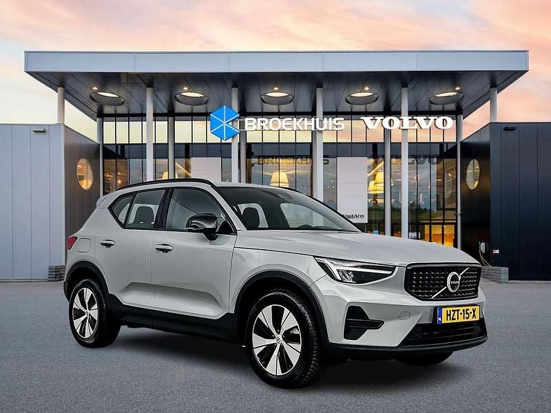 Grijs Gebruikt 2023 Volvo XC40 Plus SUV | € 43.900 (Iets duurder) - Afbeelding 1/4
