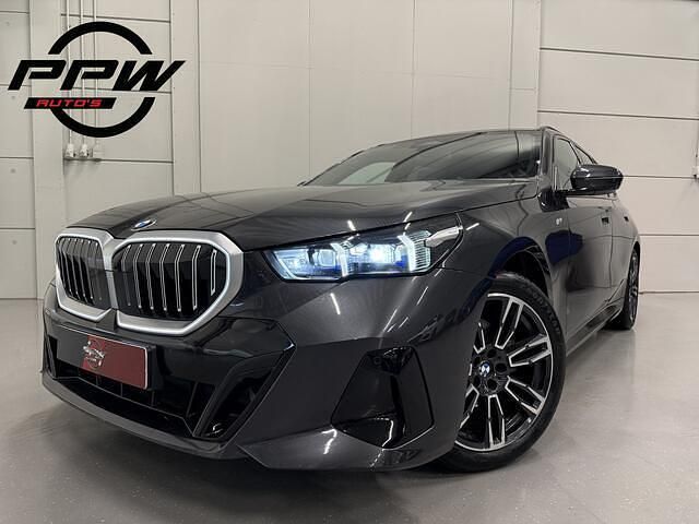 Occasion BMW 520 M Sport 208 PK (152 kW) 2025 Grijs (metallic) Stationwagen