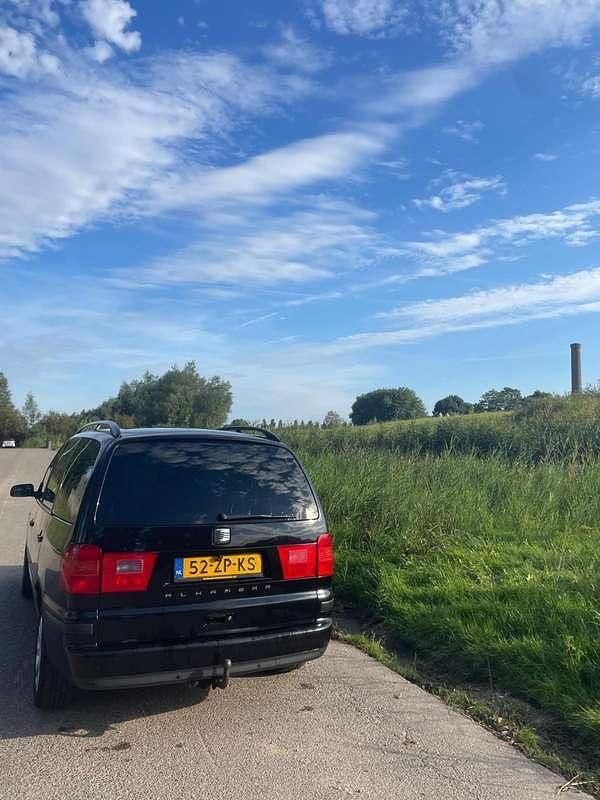 Zwart Gebruikt 2008 Seat Alhambra MPV | € 3.200 (Duur) - Afbeelding 1/4