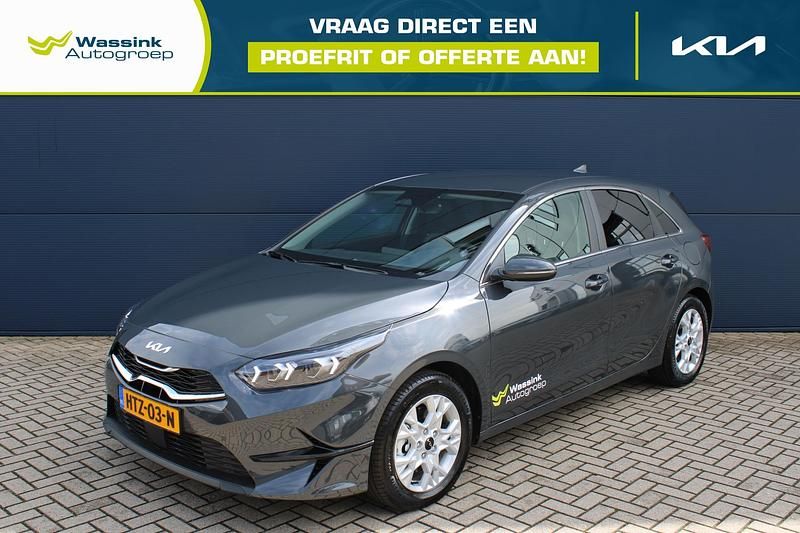 Grijs Nieuw 2025 Kia Ceed Hatchback | € 34.895 - Afbeelding 1/4