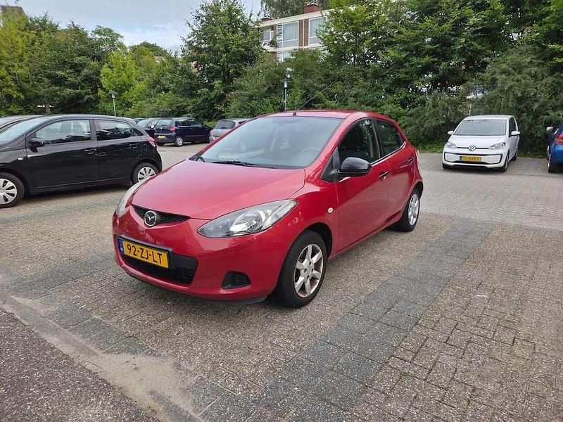 Rood Gebruikt 2008 Mazda 2 Exclusive Hatchback | € 1.999 (Eerlijke prijs) - Afbeelding 1/4