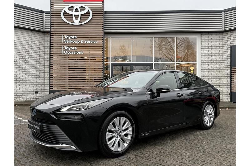 Zwart Gebruikt 2021 Toyota Mirai Sedan | € 16.999 - Afbeelding 1/1