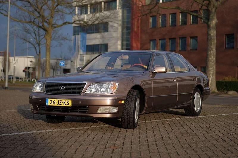 Brons Occasion 1999 Lexus LS400 Sedan | € 13.500 - Afbeelding 1/4