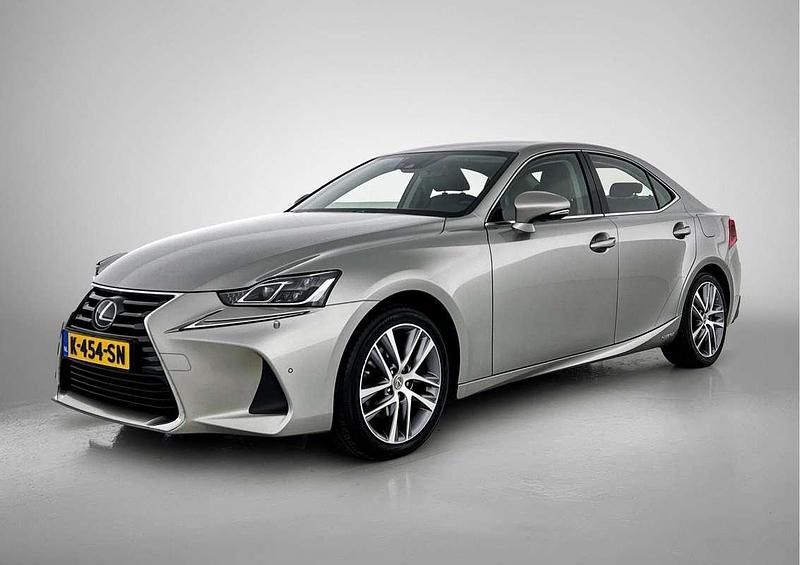 Grijs Gebruikt 2021 Lexus IS300h Business Edition Sedan | € 31.950 (Duur) - Afbeelding 1/3