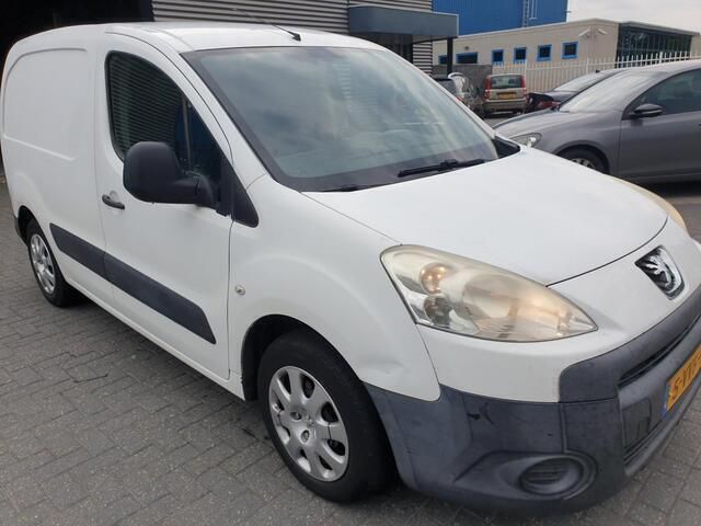 Wit Gebruikt 2012 Peugeot Partner MPV | € 1.399 (Eerlijke prijs) - Afbeelding 1/4
