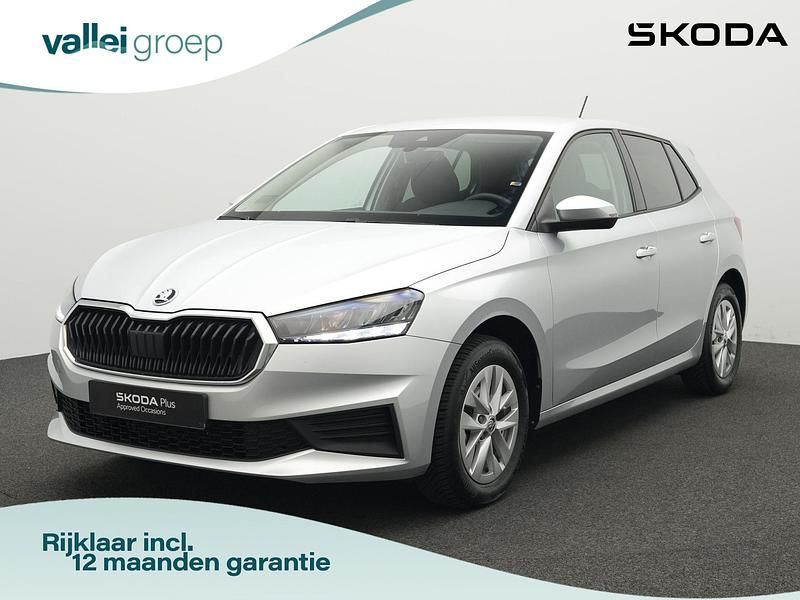 Zilver Gebruikt 2024 Skoda Fabia Business Line Hatchback | € 22.400 (Iets duurder) - Afbeelding 1/4
