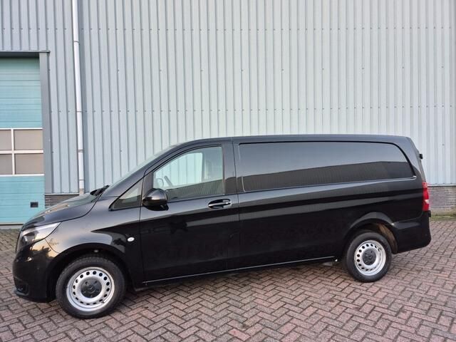 Zwart Gebruikt 2019 Mercedes Vito MPV | € 16.950 (Iets duurder) - Afbeelding 1/4