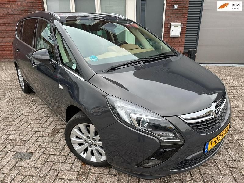 Grijs Occasion 2015 Opel Zafira Innovation MPV | € 7.999 (Eerlijke prijs) - Afbeelding 1/4