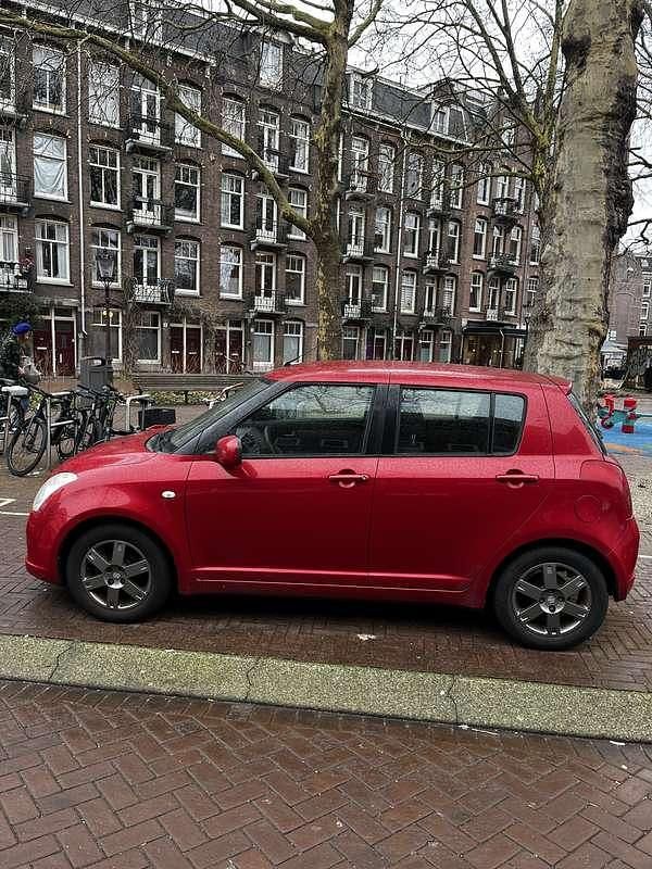 Occasion Suzuki Swift 92 PK (67 kW) 2005 Rood Hatchback