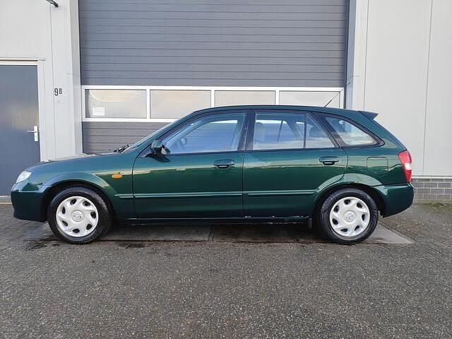 Occasion Mazda 323 Touring 98 PK (72 kW) 2001 Groen Hatchback