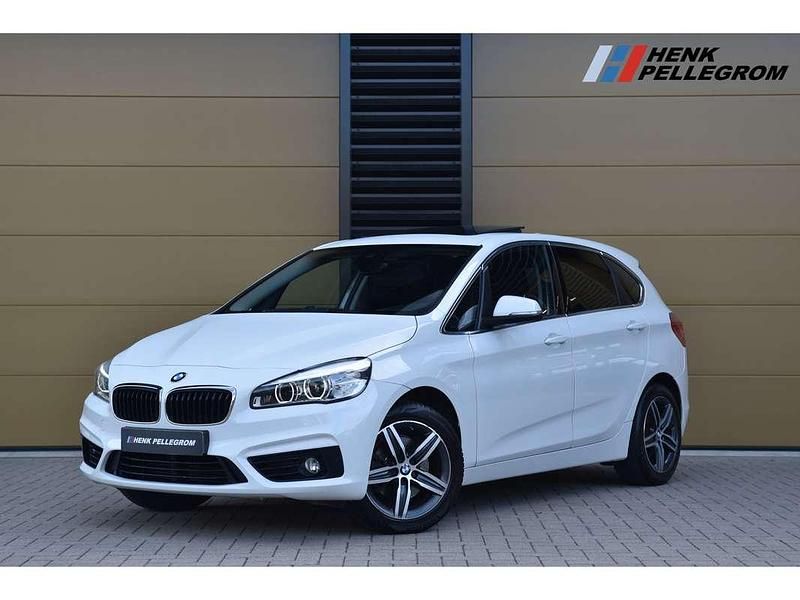 Wit Gebruikt 2015 BMW 218 Active Tourer Sport Line MPV | € 15.950 (Eerlijke prijs) - Afbeelding 1/4