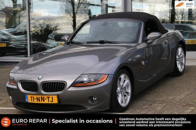Grijs, metallic lak Gebruikt 2004 BMW Z4 Cabriolet | € 13.195 (Eerlijke prijs) - Afbeelding 1/4