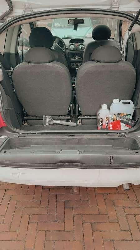 Wit Occasion 2005 Citroën C2 Hatchback | € 1.000 (Eerlijke prijs) - Afbeelding 1/4