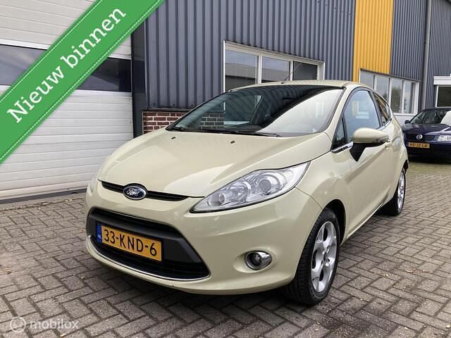 Beige Gebruikt 2010 Ford Fiesta Titanium Hatchback | € 4.495 (Iets duurder) - Afbeelding 1/4