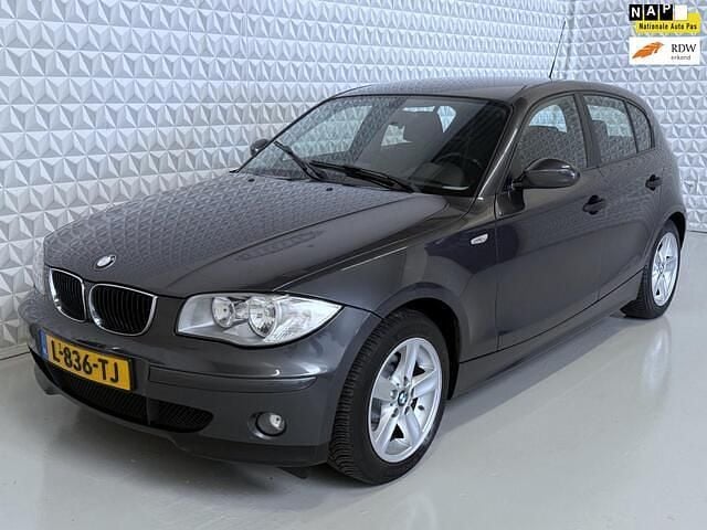 Grijs Gebruikt 2005 BMW 118 Hatchback | € 2.499 (Goede deal) - Afbeelding 1/4