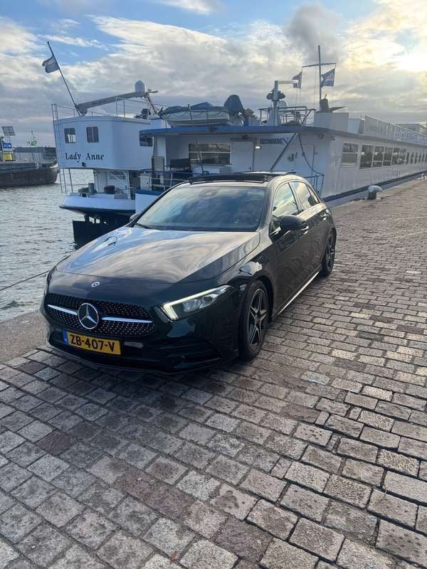 Zwart Gebruikt 2019 Mercedes A200 AMG Stationwagen | € 24.750 (Iets duurder) - Afbeelding 1/4