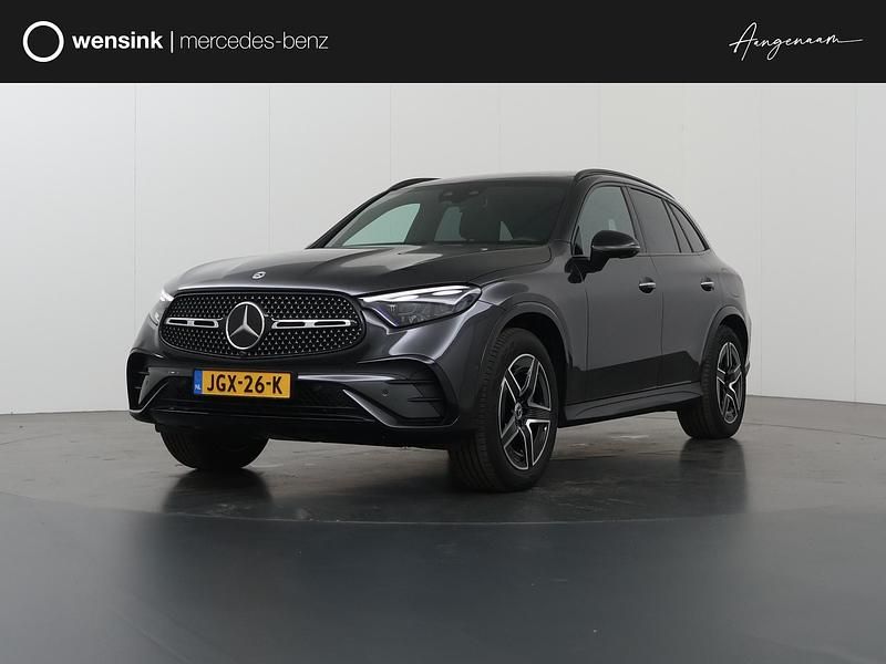 Grijs Gebruikt 2025 Mercedes GLC400d Sport Edition SUV | € 83.850 - Afbeelding 1/4