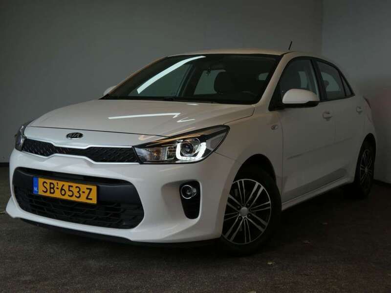 Wit Gebruikt 2018 Kia Rio Hatchback | € 9.450 (Goede deal) - Afbeelding 1/4