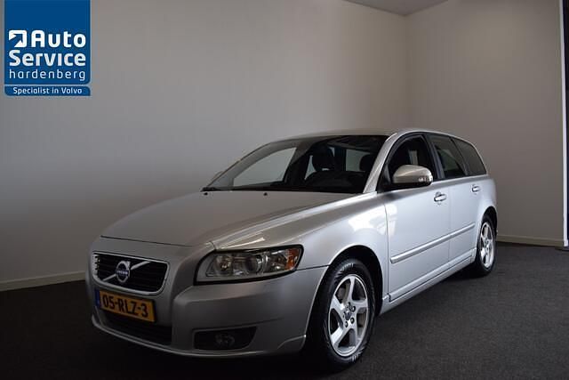 Grijs, metallic lak Gebruikt 2011 Volvo V50 Pro Stationwagen | € 5.900 (Goede deal) - Afbeelding 1/4