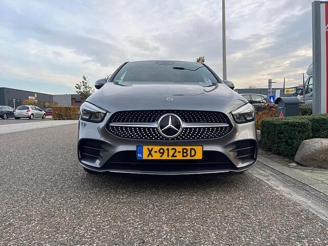 Occasion Mercedes B200 Business 163 PK (119 kW) 2019 Grijs MPV