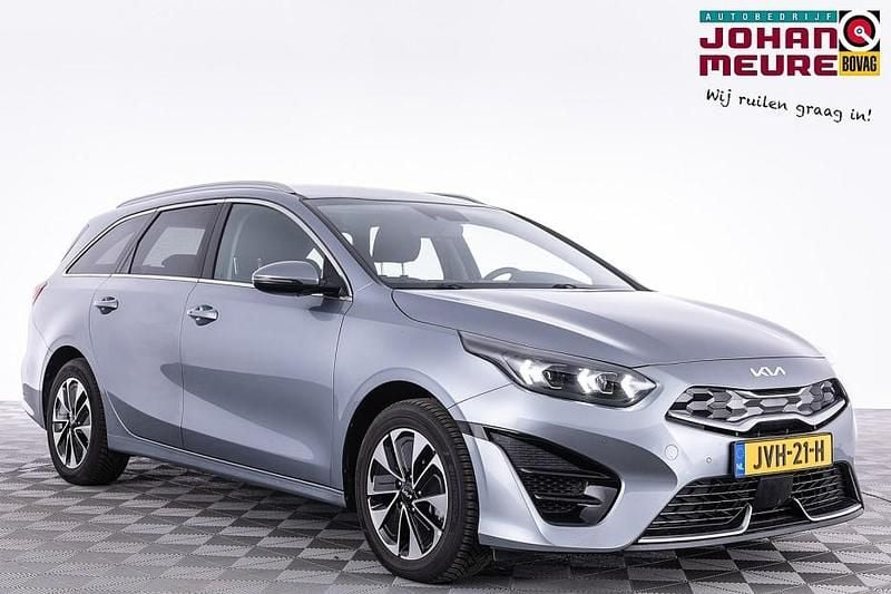 Grijs Occasion 2024 Kia Ceed Hatchback | € 24.900 (Goede deal) - Afbeelding 1/4