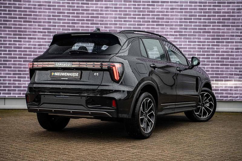 Nieuw Lynk & Co 01 2025 Zwart SUV