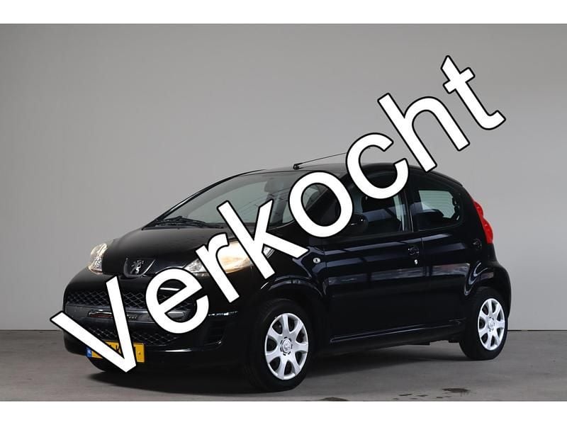 Zwart Gebruikt 2010 Peugeot 107 Hatchback | € 3.950 (Eerlijke prijs) - Afbeelding 1/4